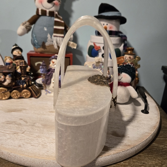 Chic Cream Decorative Bag with Gold Detailing - Picture 3 of 12